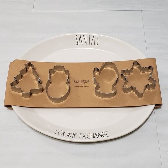 𝅺RAE Dunn Artisan Collection Ceramic Santa Cookie Plate with cookie cutt… - Picture 1 of 3
